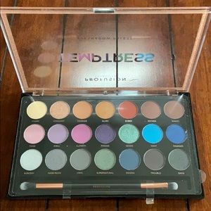 Eyeshadow palette